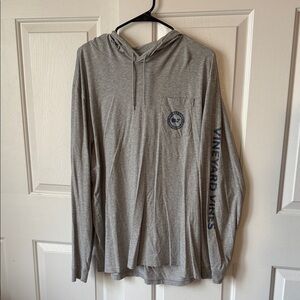 Vineyard Vines Light Gray Men's Hoodie with Dark Blue Details